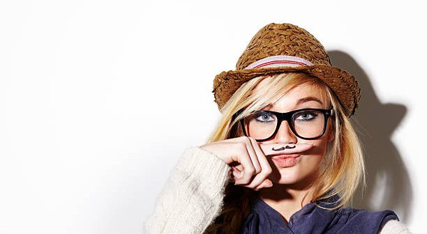 Epilation de la moustache : quelle technique choisir ?